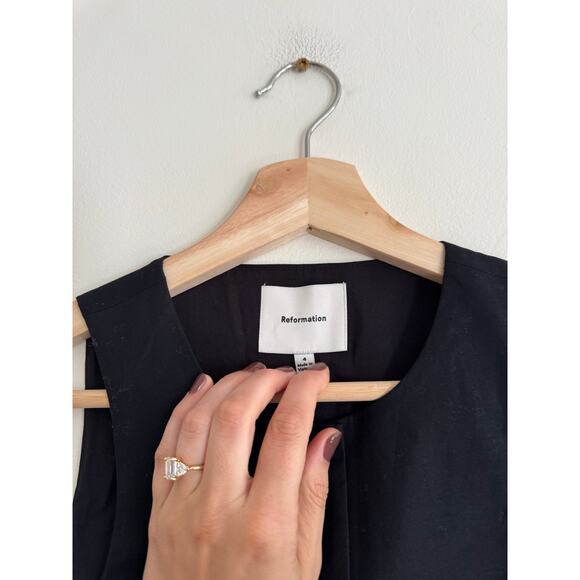 REFORMATION NWT Rory Black Vest Top Size 4 - Picture 6 of 8
